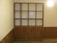 Шкафы, декорированные узким багетом