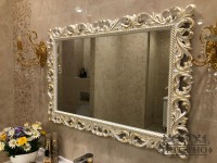 Зеркала в резном багете для ванной